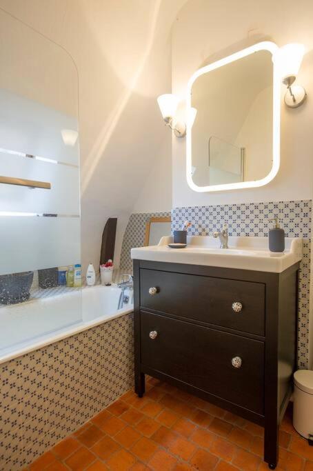 Appartement De Caractere Au Coeur Du Vieux تور المظهر الخارجي الصورة